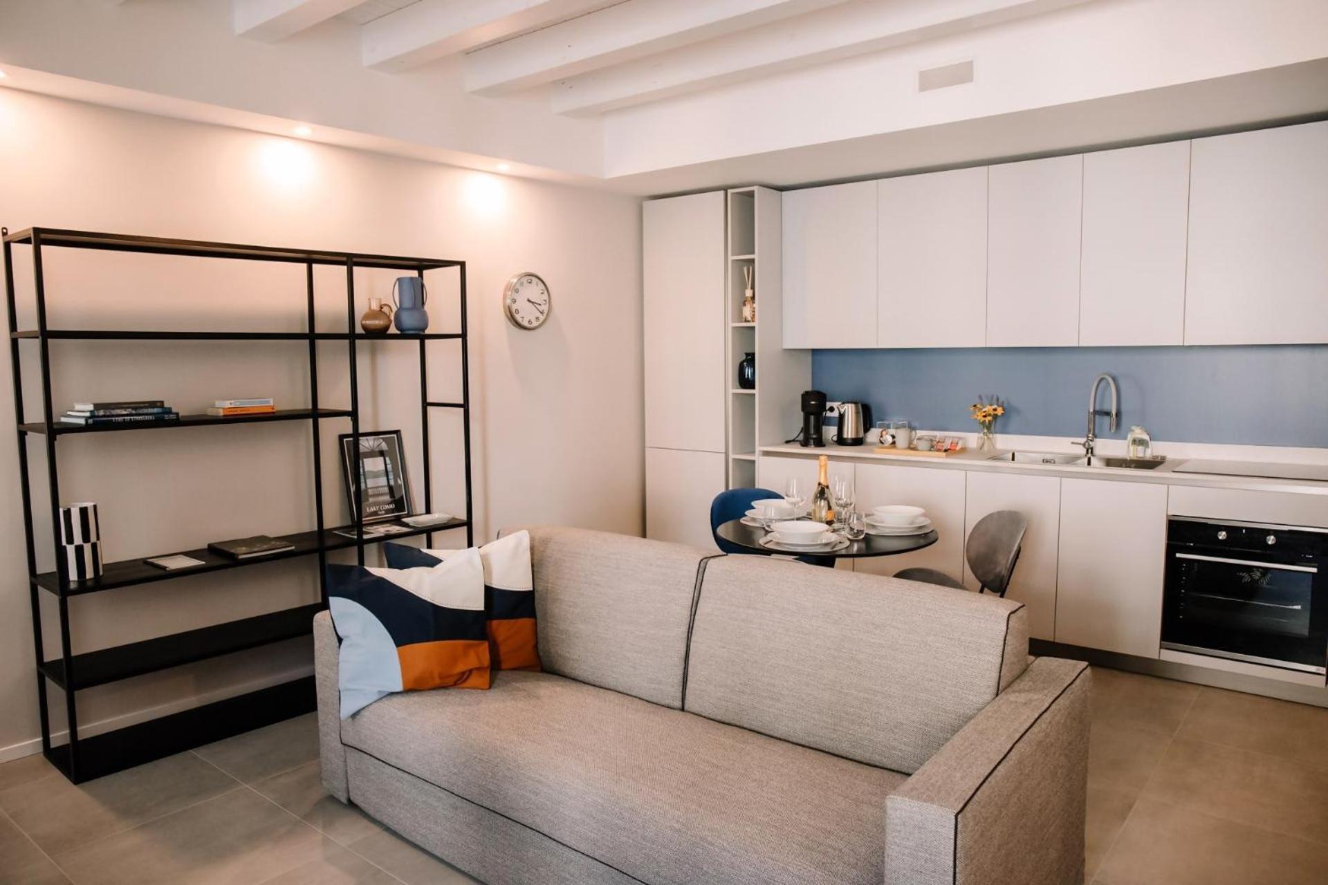 Elegant Beige Apartment - 5 Minutes From The Lake โกโม ภายนอก รูปภาพ