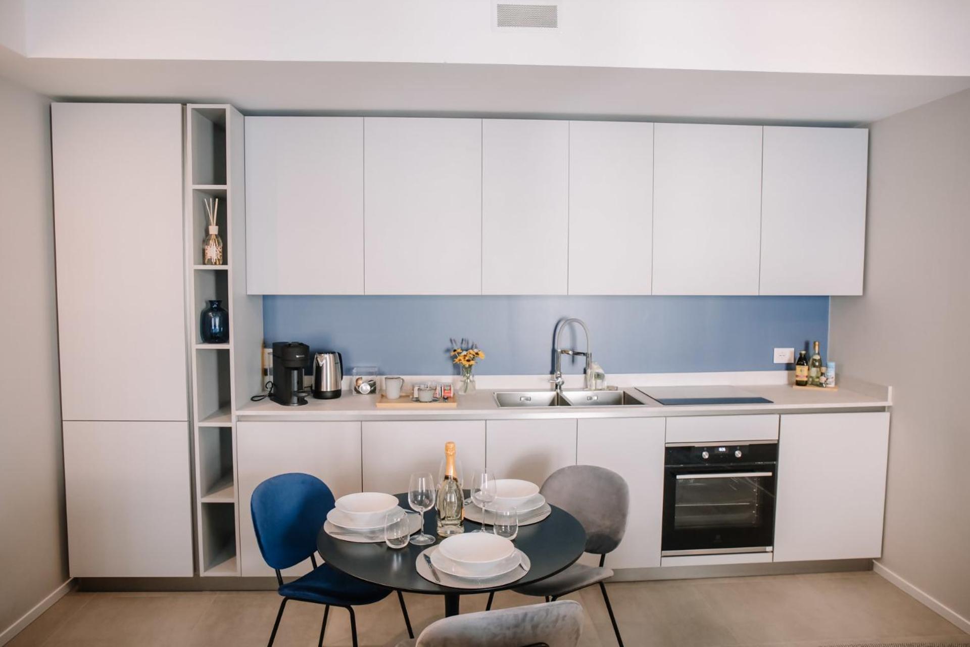 Elegant Beige Apartment - 5 Minutes From The Lake โกโม ภายนอก รูปภาพ