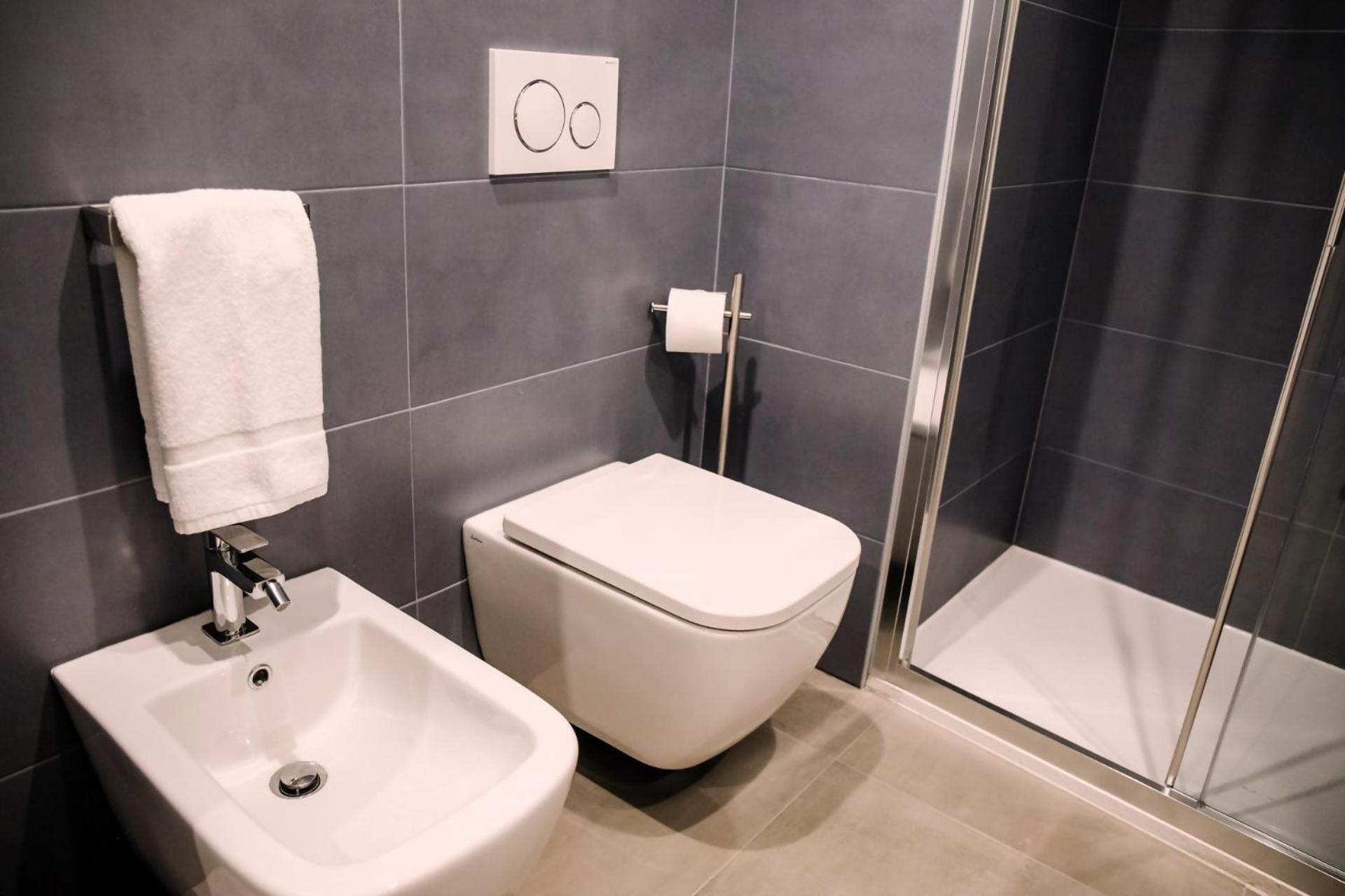 Elegant Beige Apartment - 5 Minutes From The Lake โกโม ภายนอก รูปภาพ